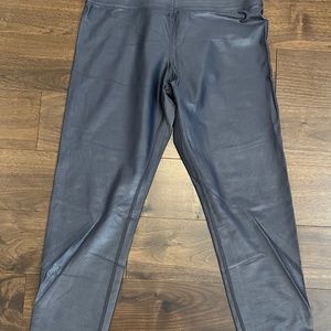 Carbon shiny workout leggings